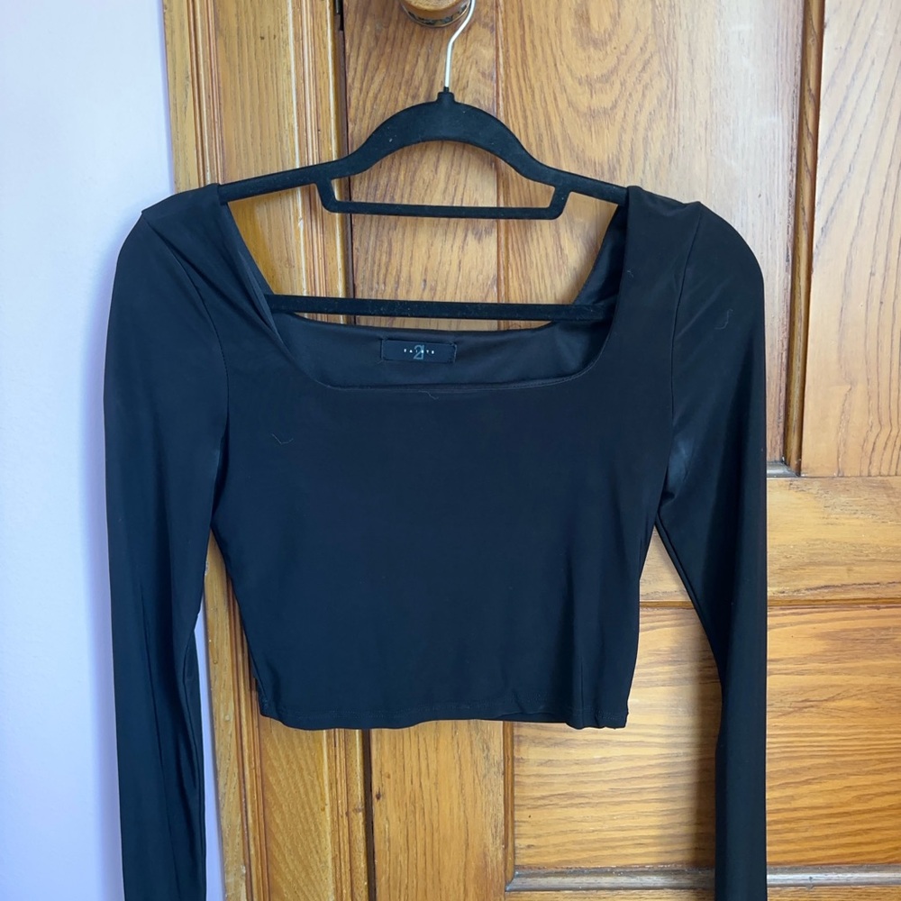 Basic long sleeve crop top